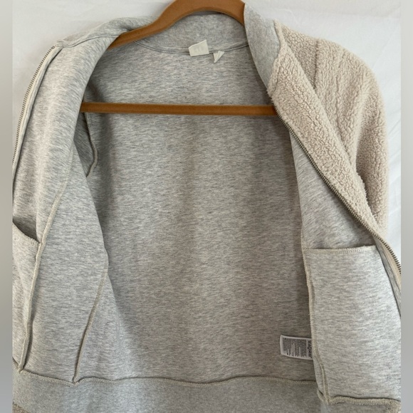 Cute Gap Bomber Jacket size XS. - Picture 5 of 5